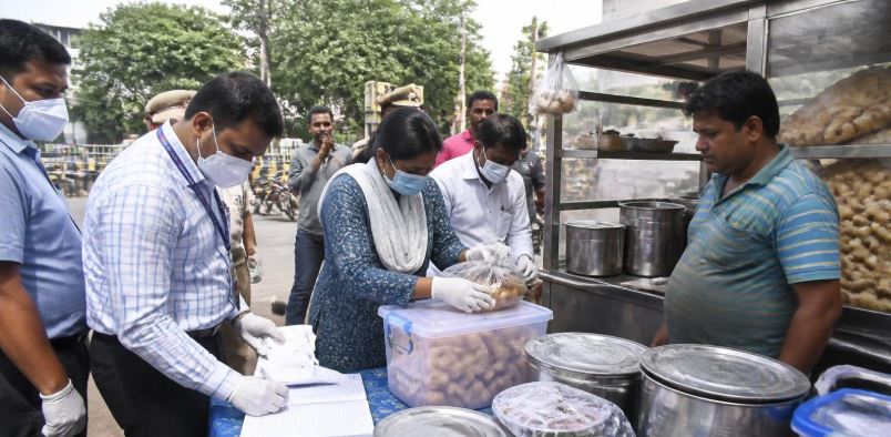 BMC Raids Gupchup Unit in Bhubaneswar, Seizes Stock Over Hygiene Violations